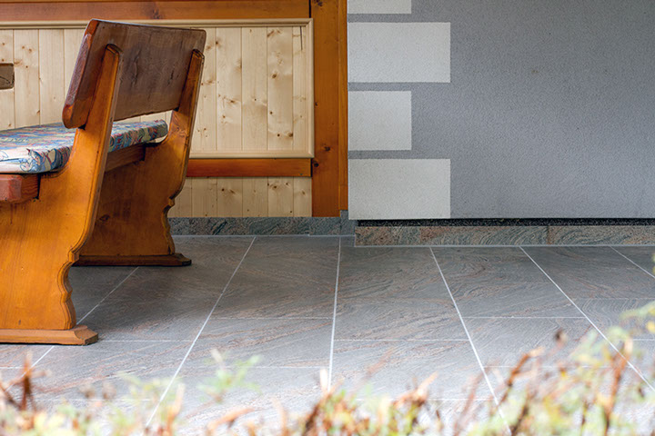 Terasse in JUPARANA COLOMBO,
gebürstete Oberfläche